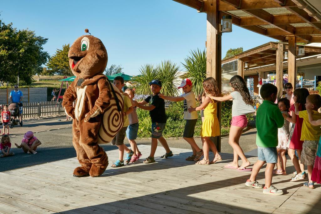 Отель Camping De L'Eve**** Сен-Назер Экстерьер фото